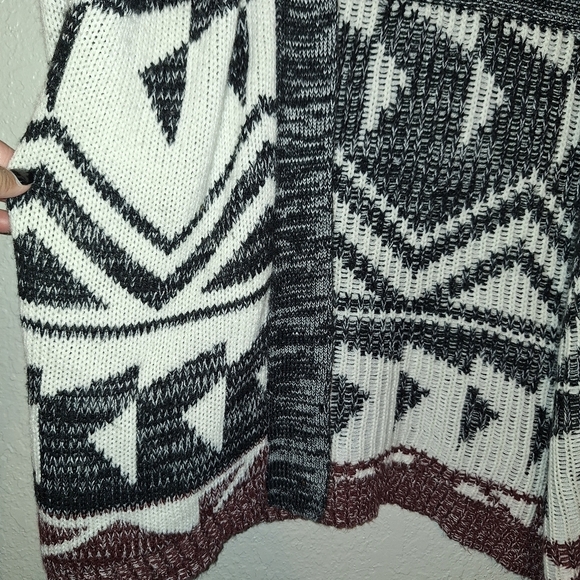 Unionbay Geo Fair Isle Mika Cardigan  Size Medium - Picture 3 of 5